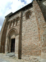 Corullón (León) Iglesia de San Miguel